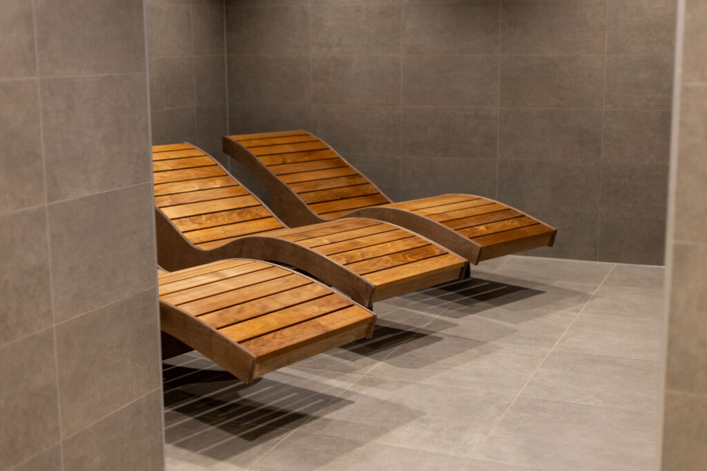 loungestoelen in de relaxruimte van MyLife Hoofddorp